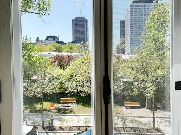 سوییت اجرایی, Manoir D Auteuil