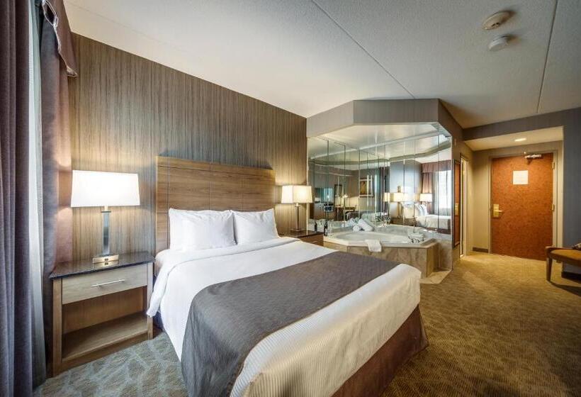 带按摩浴盆的套房, Monte Carlo Inn Airport Suites