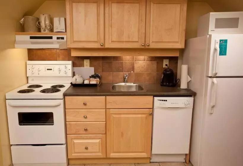 استودیوی استاندارد, Mountainside Lodge