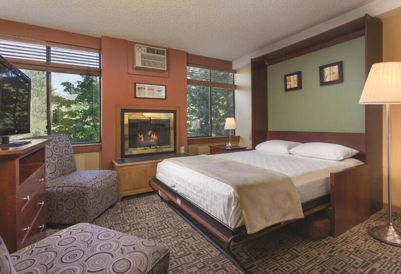 标准工作室, Mountainside Lodge