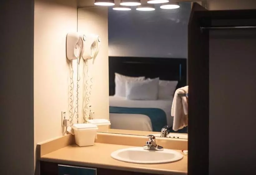 اتاق استاندارد, Ramada By Wyndham Surrey/langley