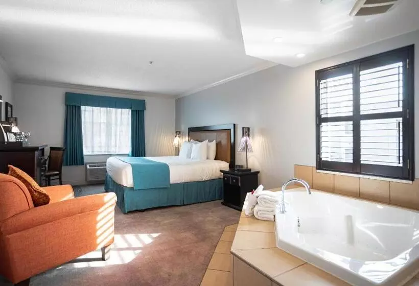 اتاق استاندارد با وان آب گرم, Ramada By Wyndham Surrey/langley