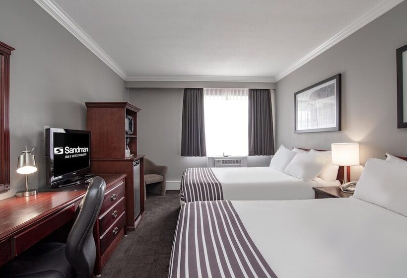 ２ダブルベッドのスタンダードルーム, Sandman Inn Kamloops