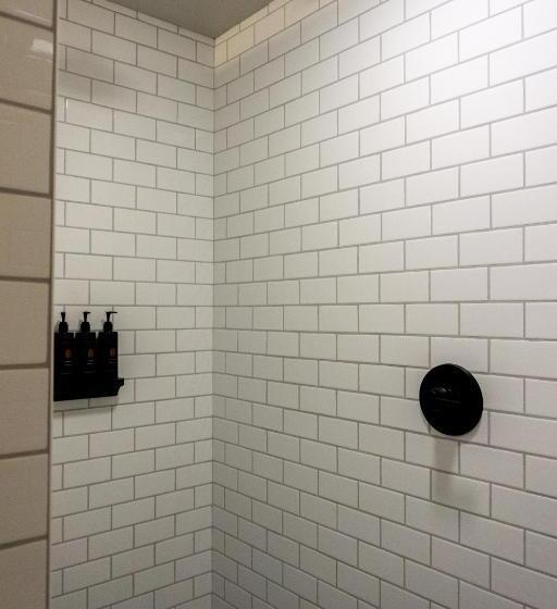 디럭스 룸 킹사이즈 침대, The Baker