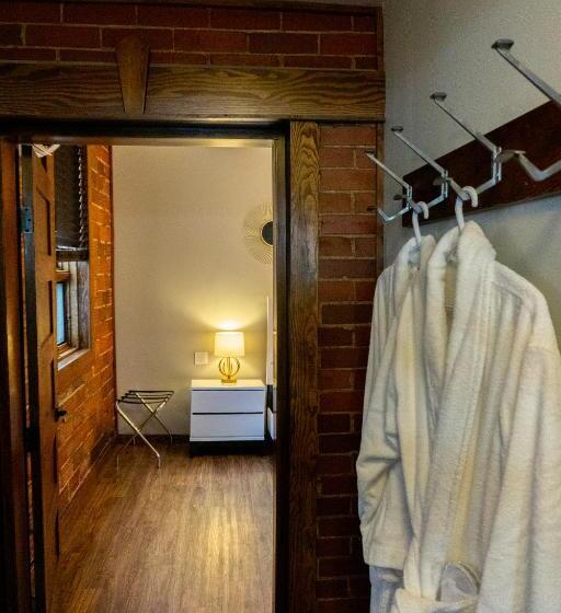 이그제큐티브 스위트, The Baker