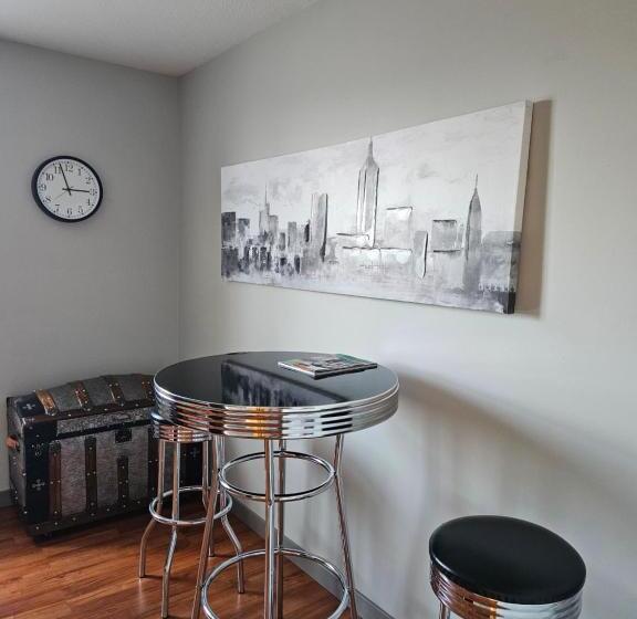 스탠다드 룸, The Baker