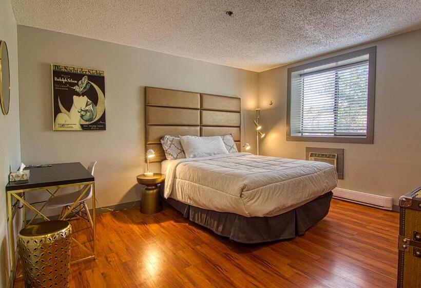 스탠다드 룸, The Baker