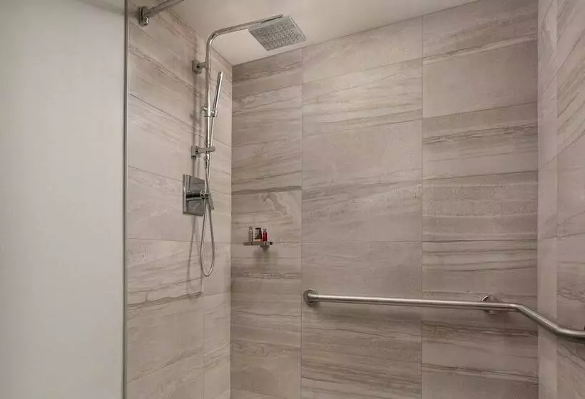 اتاق لوکس, Vancouver Airport Marriott