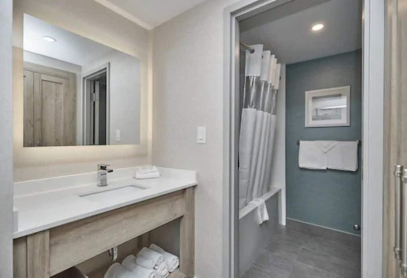 جناح جونيور, Vittoria Hotel & Suites