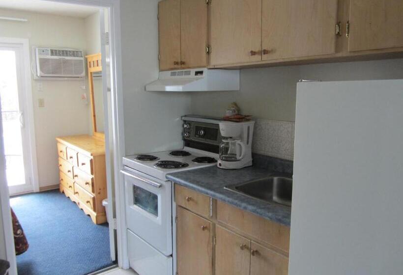 带2个卧室的套房, Schell Motel