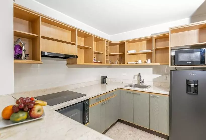 سوئیت با وان آب گرم, 101 Park House