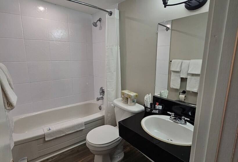 Suite, Canadas Best Value Inn & Suites Charlottetown