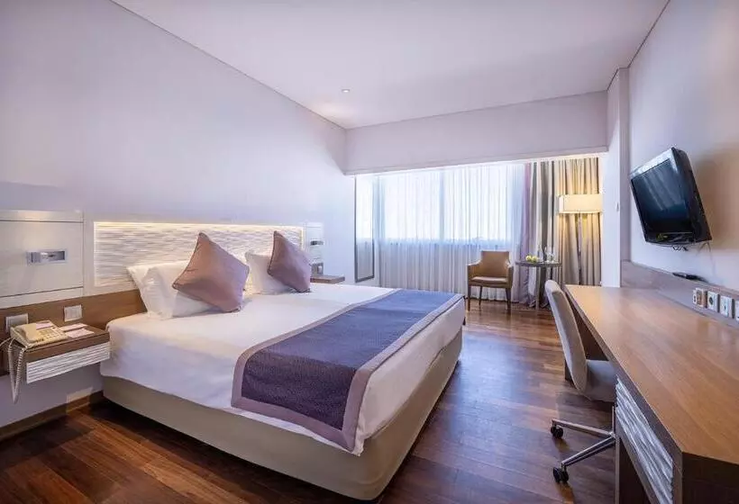 スタンダードシティビュールーム, Crowne Plaza Limassol, An Ihg