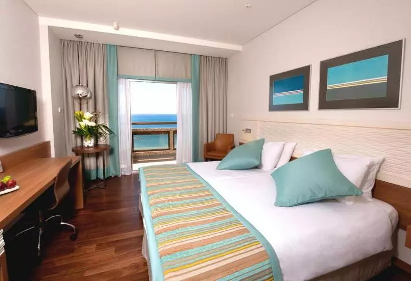 プレミアムルーム, Crowne Plaza Limassol, An Ihg