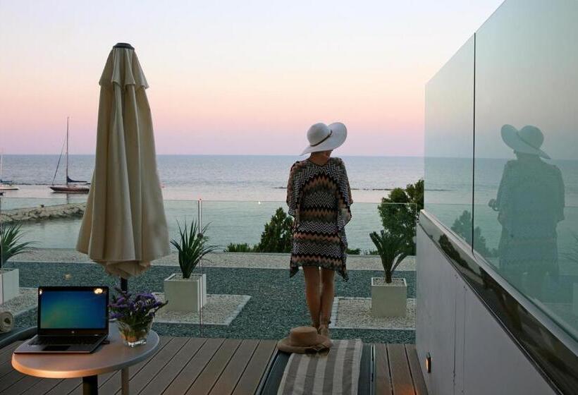 수피리어 룸 바다 전망, Crowne Plaza Limassol, An Ihg