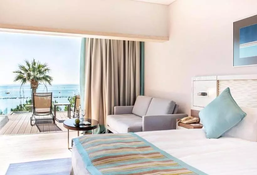 オーシャンビュースーペリアールーム, Crowne Plaza Limassol, An Ihg