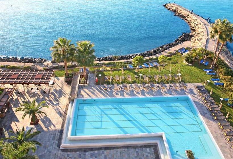 전망 스위트, Crowne Plaza Limassol, An Ihg