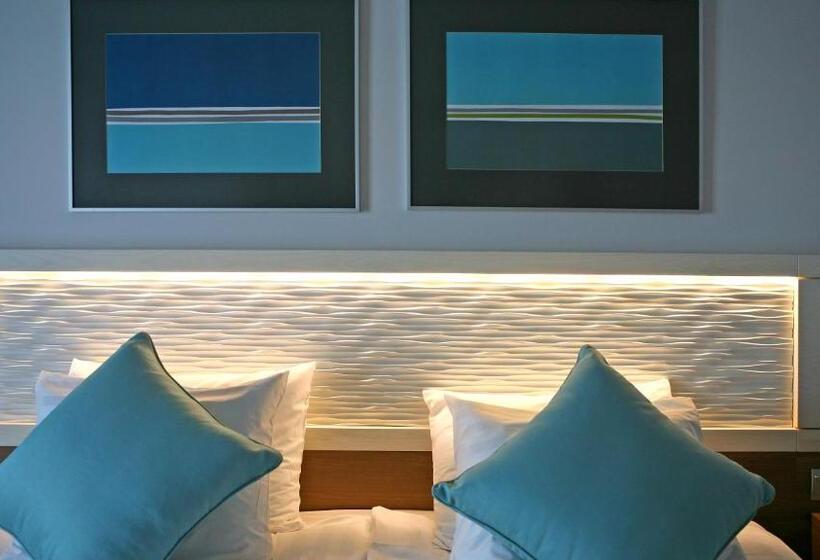 발코니가 있는 바다 전망 수피리어 룸, Crowne Plaza Limassol, An Ihg