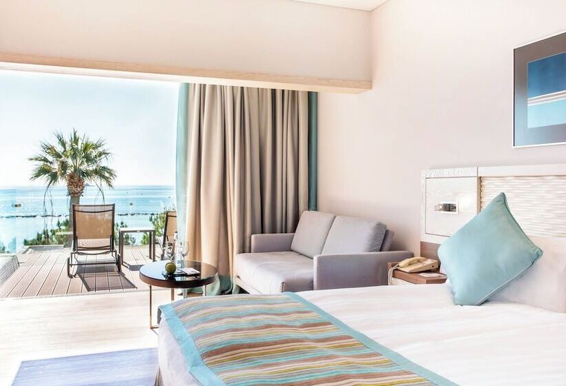 수피리어 룸 바다 전망, Crowne Plaza Limassol, An Ihg