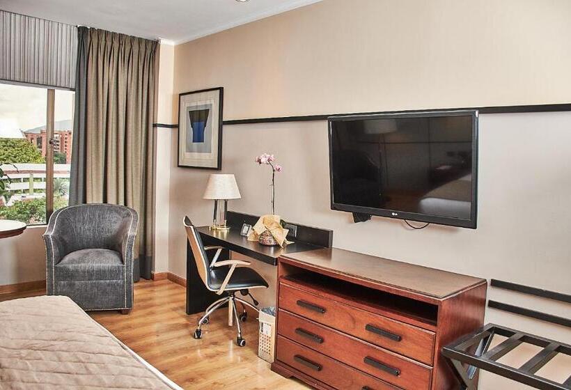 スーペリアールーム, Poblado Plaza