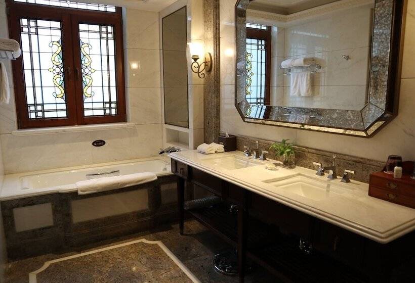 سوییت با چشمانداز باغ, Shanghai Donghu