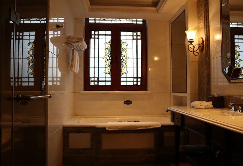 سوییت با چشمانداز باغ, Shanghai Donghu