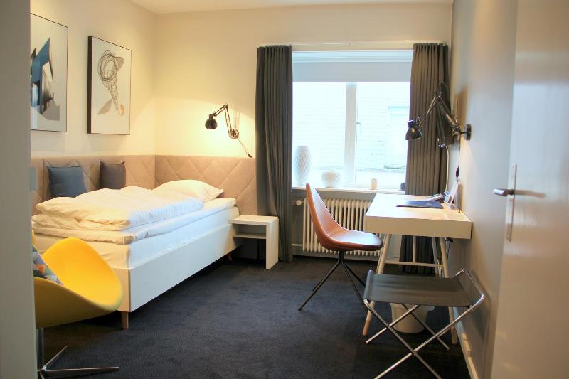 غرفة قياسية فردية, Herning City