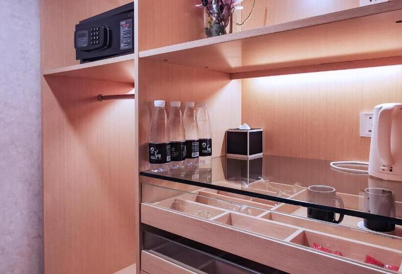 Люкс, Nanjing Central