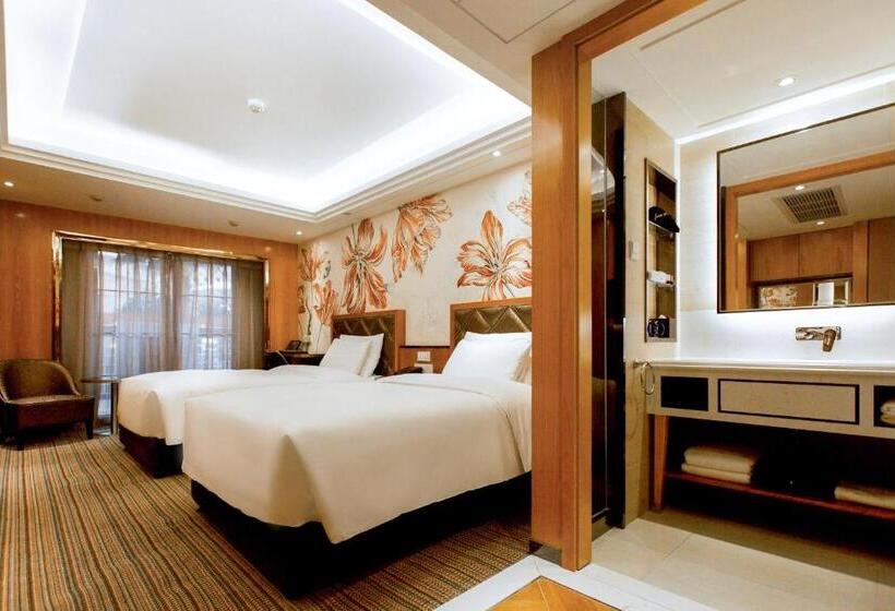 Quarto Economy, Nanjing Central