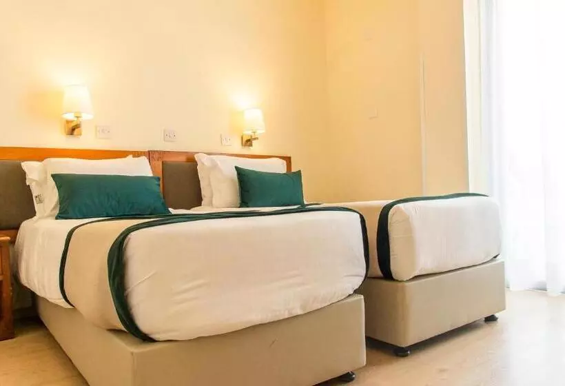 اتاق استاندارد یک نفره, Pefkos City