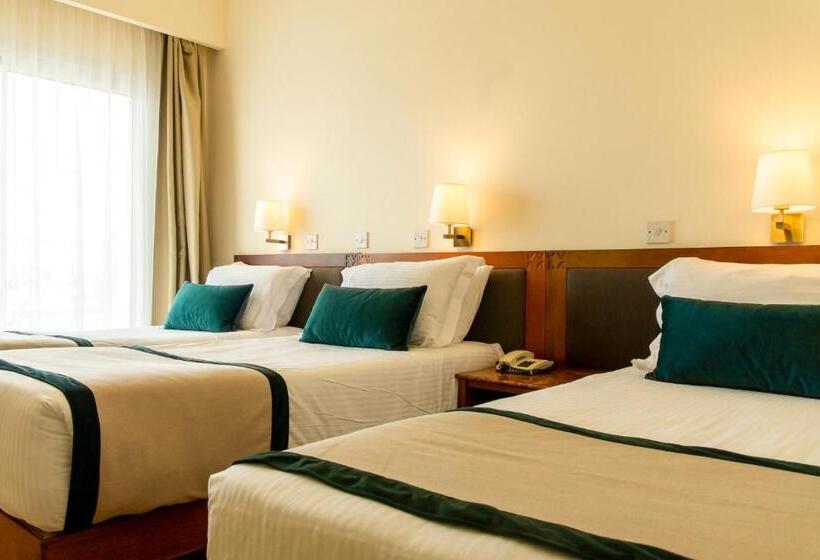 חדר סטנדרט לשלושה, Pefkos City