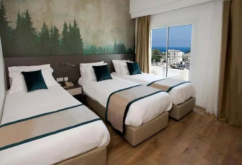اتاق سوپریور سه تخته, Pefkos City