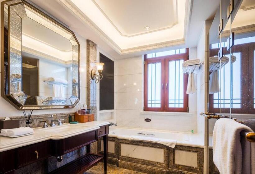 اتاق خانوادگی, Shanghai Donghu