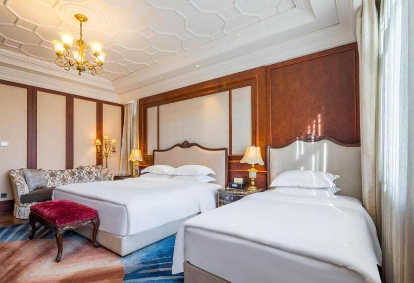 اتاق خانوادگی, Shanghai Donghu