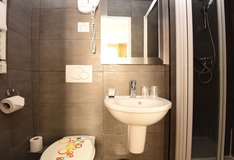 חדר סטנדרט, Amelie