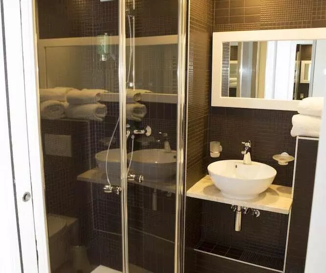海の見えるダブルベッドスタンダードルーム, Best Western Hotel Alcyon