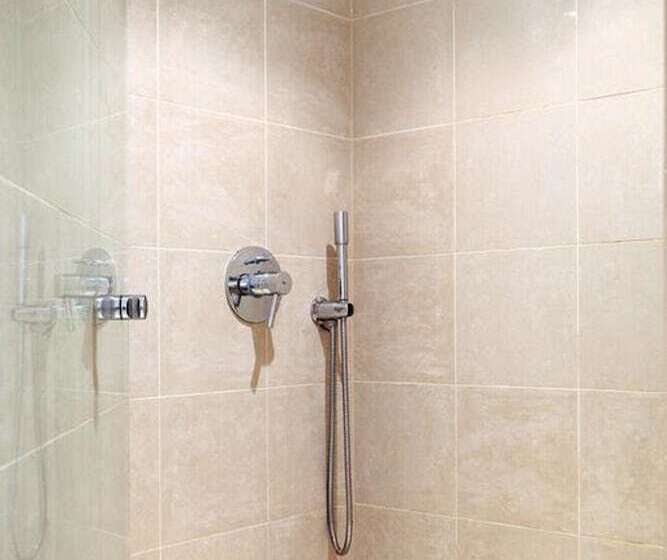Standard Quadruple Room, Albe Bastille
