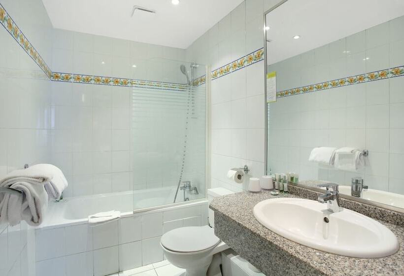 スタンダードトリプルルーム, Berne Opera