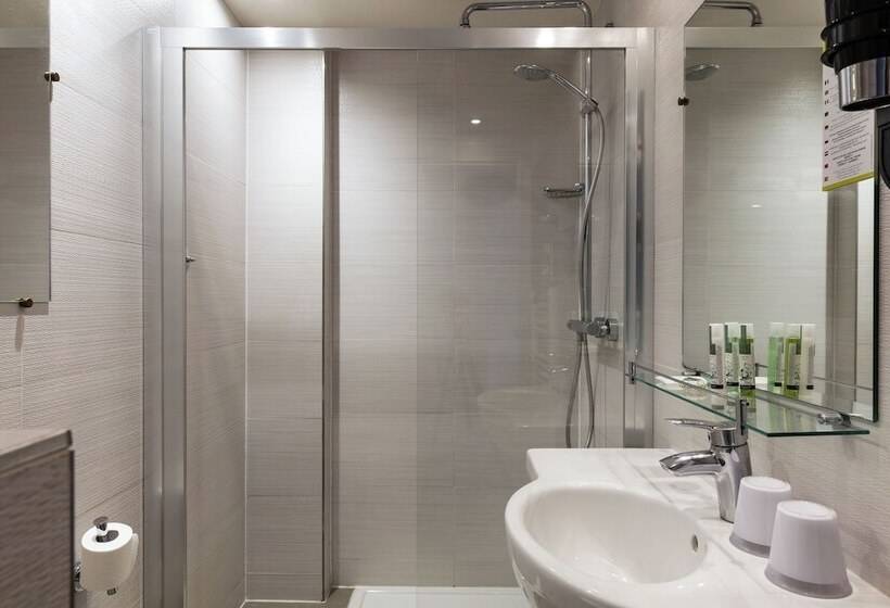 スタンダードトリプルルーム, Berne Opera