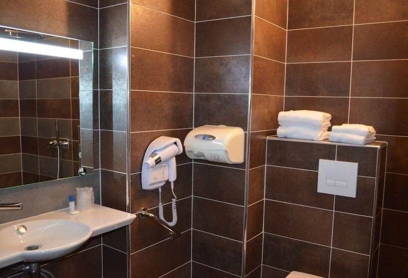 Номер Стандарт, Castel Vecchio