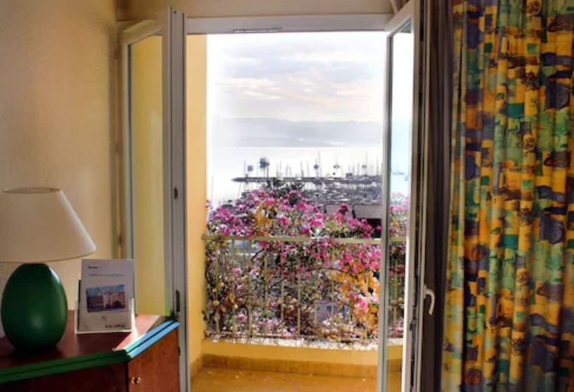 Номер Стандарт, Castel Vecchio