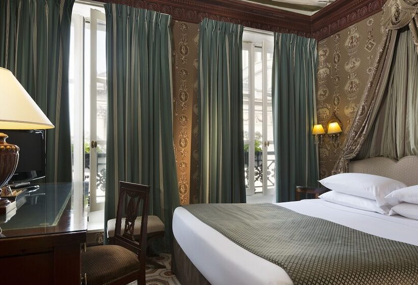 اتاق سوپریور با بالکن, Des Grands Hommes