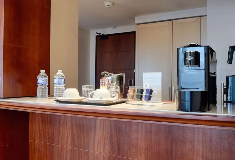 سوییت جونیور, Occidental Paris Levallois