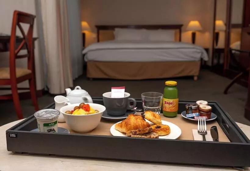 سوییت جونیور, Occidental Paris Levallois