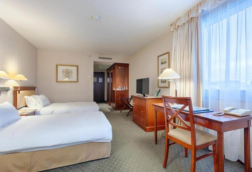 Номер Стандарт, Occidental Paris Levallois