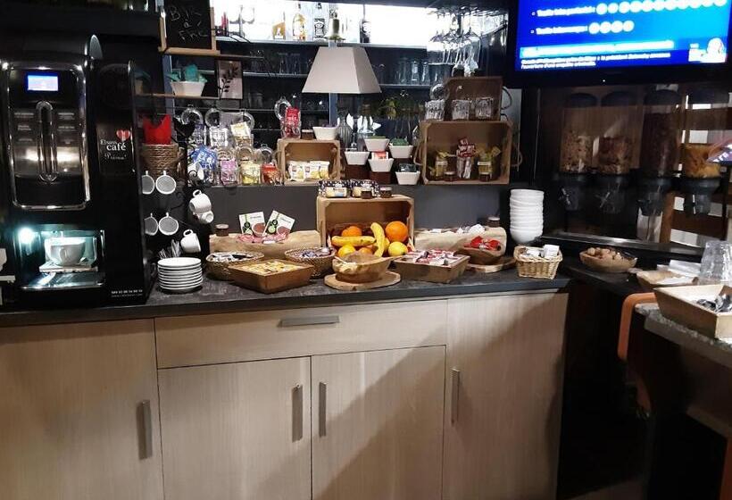 غرفة قياسية ثلاثية, Acacia Nancy Sud Luneville