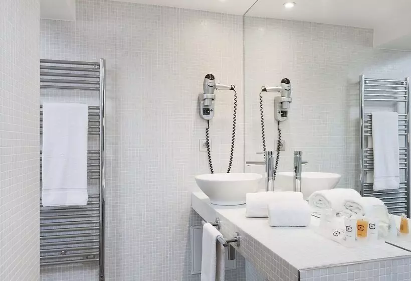 Camera Tripla Comfort, Du Cadran