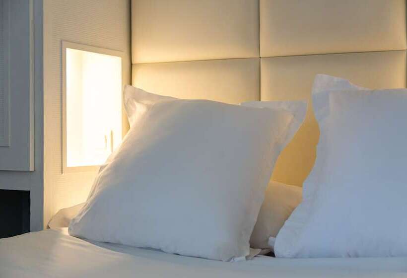 スタンダード４人部屋, The Originals City, Hôtel Lecourbe, Paris Tour Eiffel