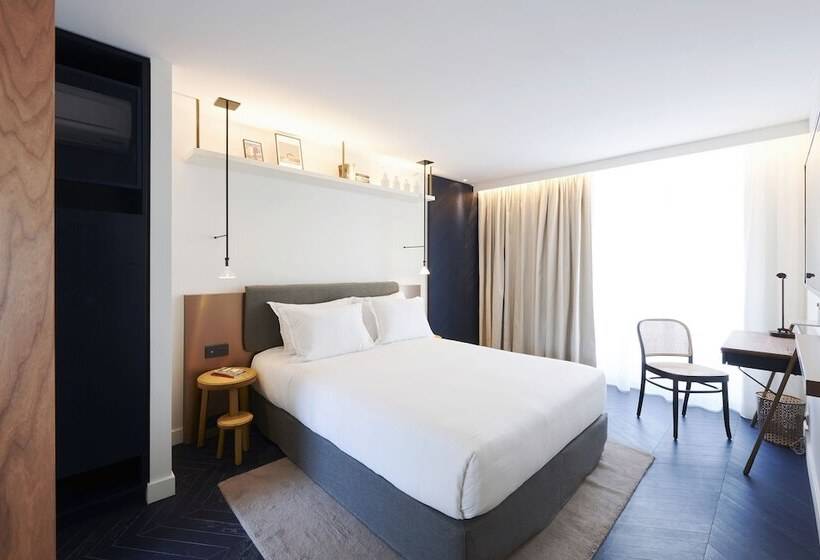 اتاق کلاسیک, Perpetual Elysée Montaigne