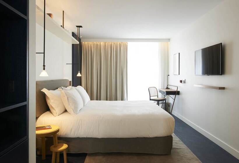 اتاق پرمیوم, Perpetual Elysée Montaigne